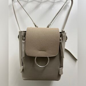 Small backpack gray color can wear 2 styles